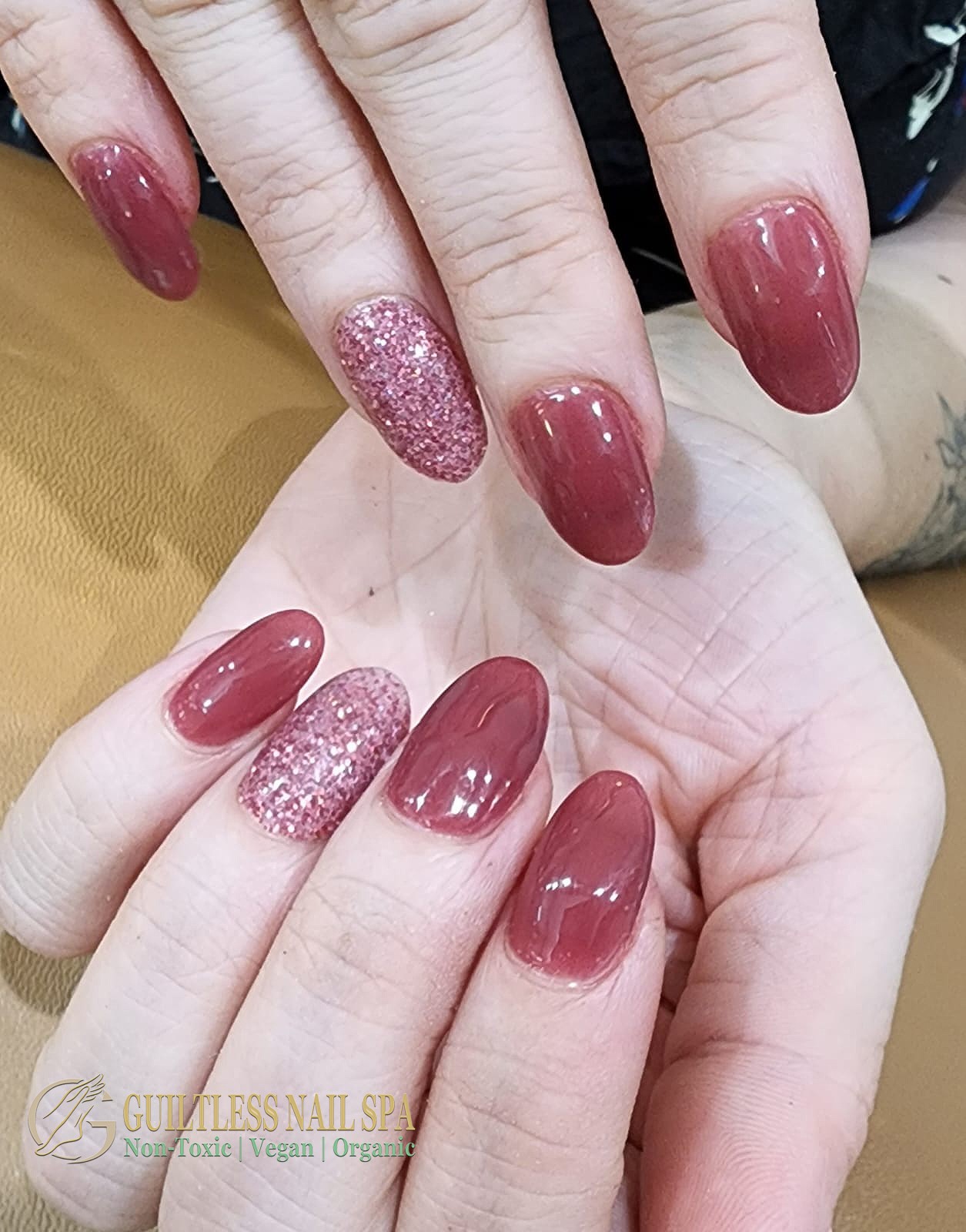 Dipping Almond + Accent Glitter by Zenda